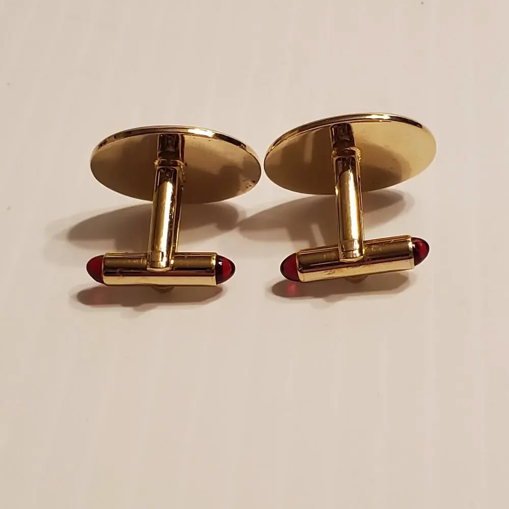 Royale Gold tone Renaissance oval CUFFLINKS new in the box